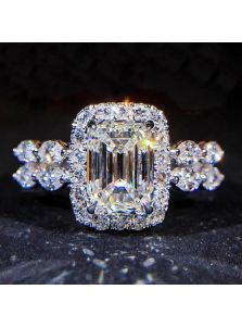 Женское кольцо - С крупным декором